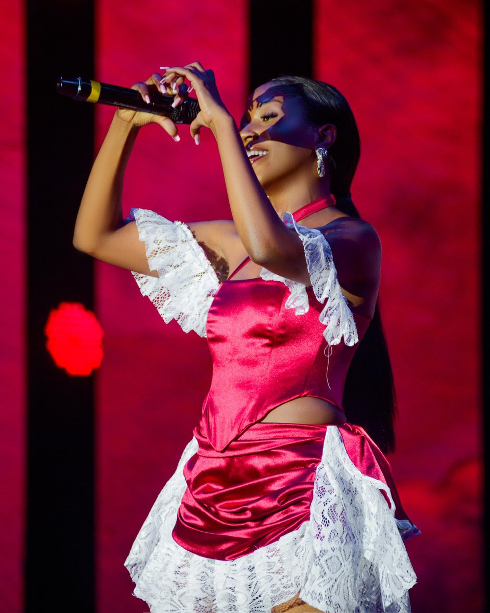 The Boss ManJah <a href="/IamVinka/">IamVinka</a> sending y’all love on this beautiful Sunday ❤️