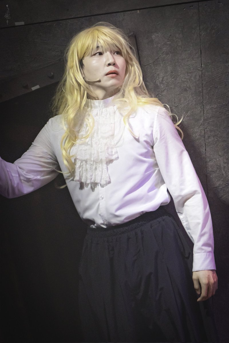 뮤지컬 뱀프헌터 에필로그
The origin of K- Vampire

bonjour👋
뭘 준다구유?

아산사는 석삼이 役 || #안지후
병자호란 생제르맹 役 || #백찬혁