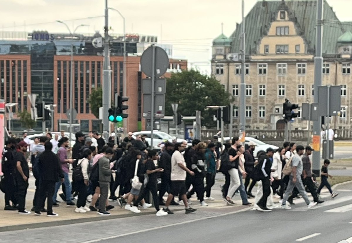 Szczecin dzisiaj. Chciałem skomentować, ale brakuje mi słów. Serce się kraje na to, co ten rudy pachoł niemiecki robi z Polską.