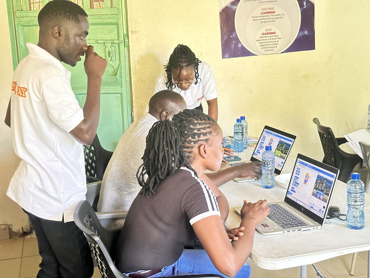 RileyOrton2's tweet image. In partnership with African Maths Initiative , educators explored creative coding; not just to learn the skill, but to discover how it can be integrated across different learning areas. #CreativeCoding #TechInEducation#FunLearning#CBCKenya#AkiliSTEMartsAcademy#ROFImpact