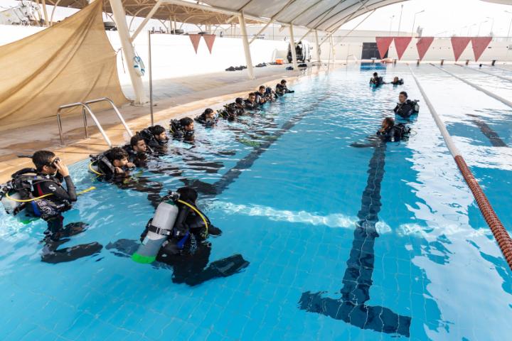 DubaiPoliceHQ's tweet image. #News | Dubai Police Summer Program for Students Kicks off Today in 16 Training Centers  
Details:
spklu.io/60153LMS
#SummerProgram