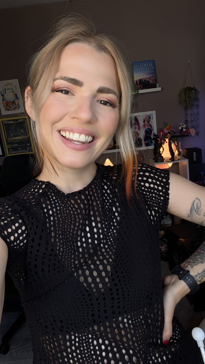 It's hot 🔥 but let's try and do this 12h stream!!! 🥵
