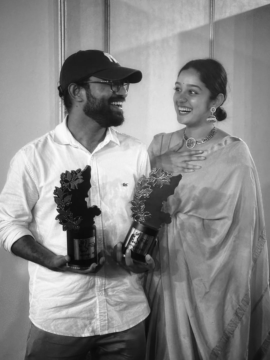 filmycorner9's tweet photo. Director @chandrajithChan Actress #Ankitamar 💓 https://t.co/vOU22ciXgw