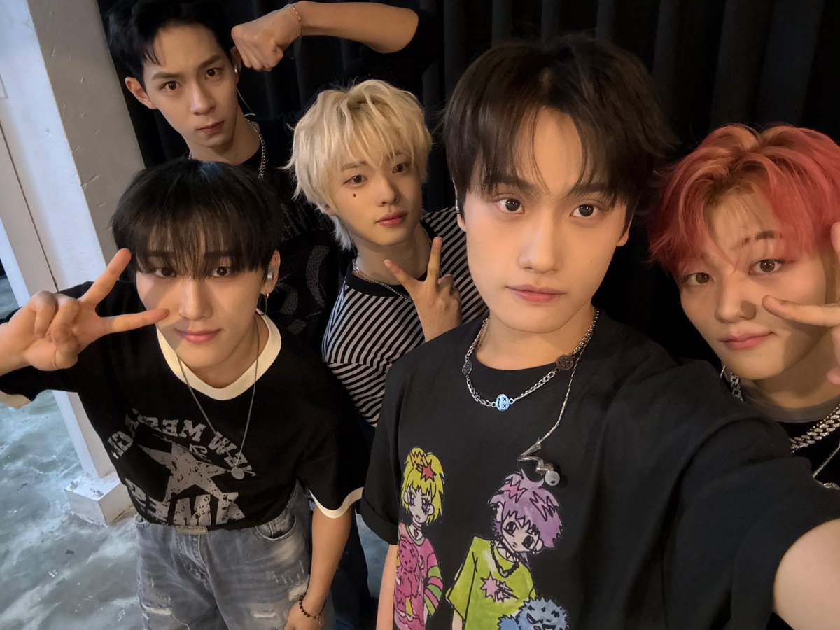 TIOT_NOW's tweet photo. [#스타트_time⏰] 📸
2025 TIOT FAN-CON <FLEX LINE > IN TAIPEI
DAY-2 완료🔥

這兩天一起參加 FANCON 的 LOTI 們~💕真的非常感謝你們💖
我們度過了非常愉快的時光！我們下次再見喔🫶

#TIOT #티아이오티 
#김민성 #KIMMINSEOUNG
#금준현 #KUMJUNHYEON
#홍건희 #HONGKEONHEE
#최우진 #CHOIWOOJIN
#신예찬 #SHINYECHAN