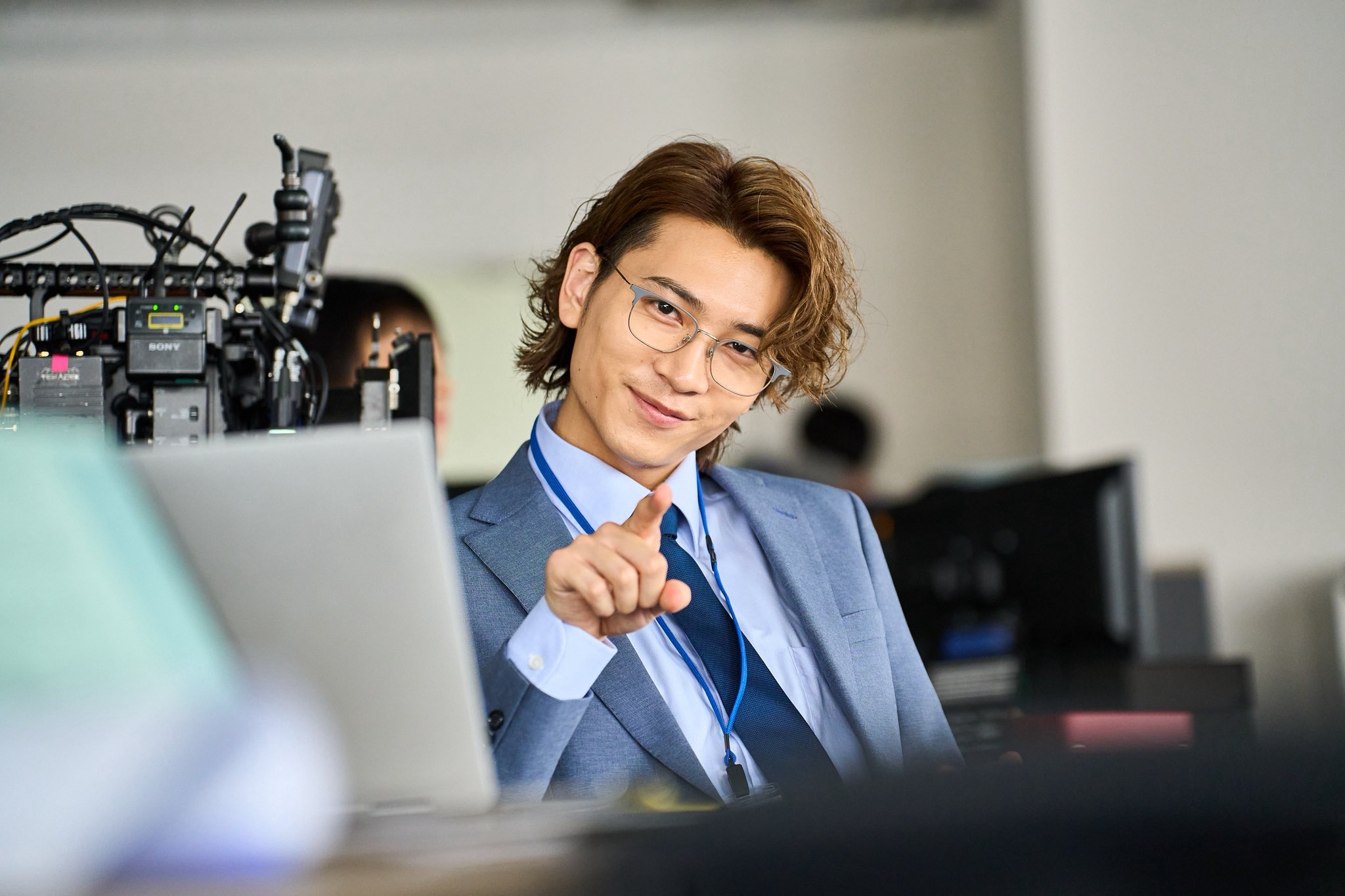 40までにしたい10のこと/庄司浩平着用色ちがいブラック上着 庄司浩平