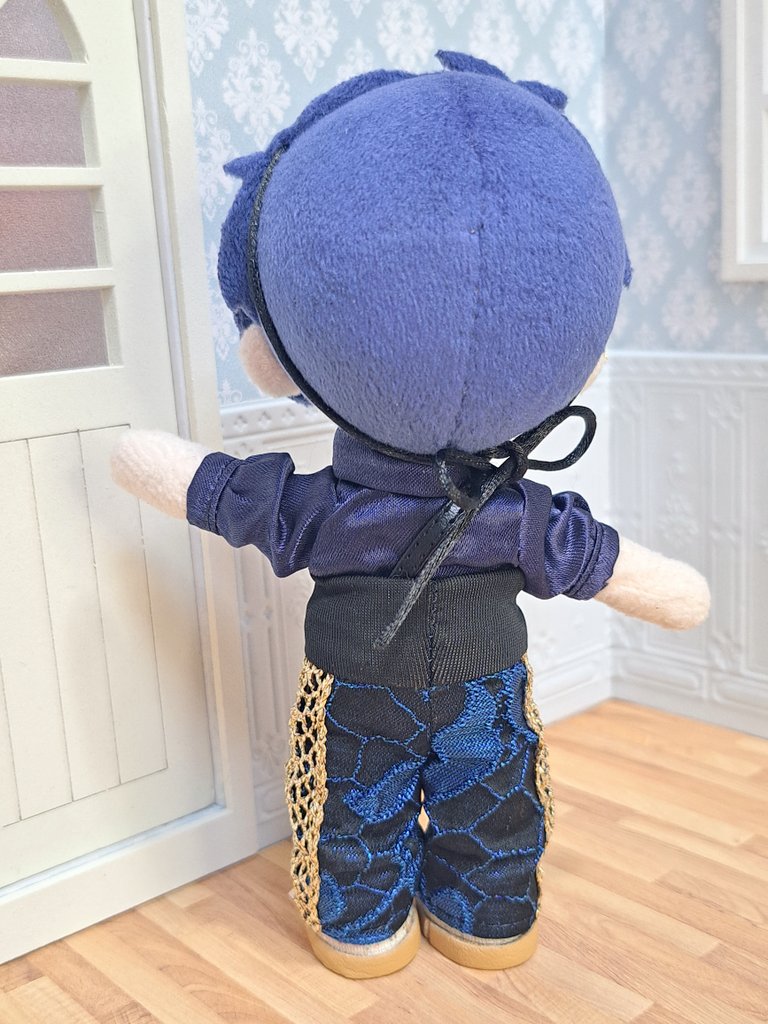 雨さんに続き、ともすけさん(<a href="/tmskhobby/">ともすけ</a>)の #poinui で、三日月を鍛刀しました！
目の月は髪飾りのタッセルと同じラメ糸でキラキラ✨
髪飾りも着脱できるようにしたので、いつか軽装verとかもやってみたい。
まずはとうかぶに向けてとうかぶver衣装作ろうかな

#とうらぶ手芸部
#とうらぶ手芸部発表会