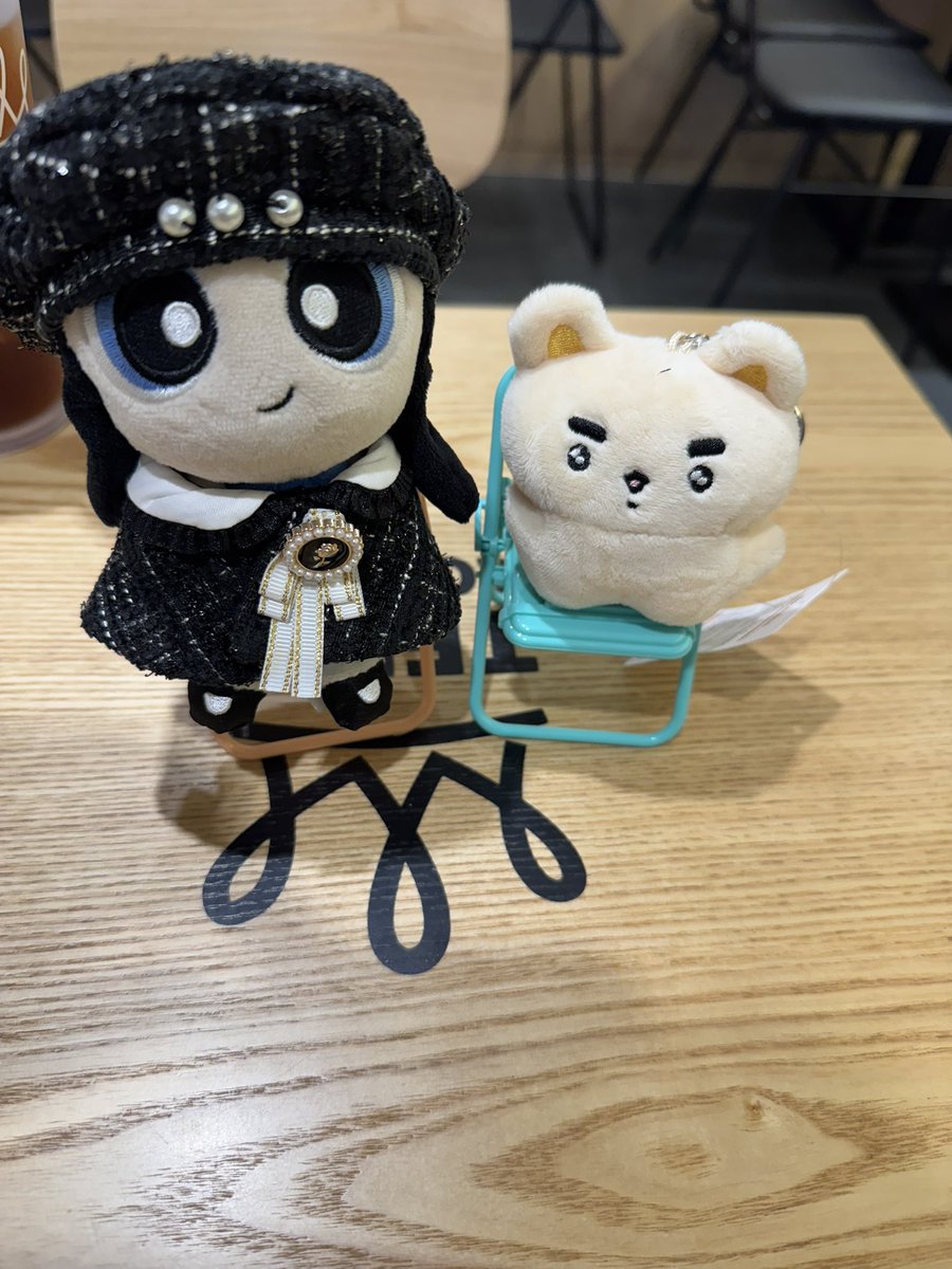 cho49210's tweet image. 보자마자 민지같아서 뽑았어요