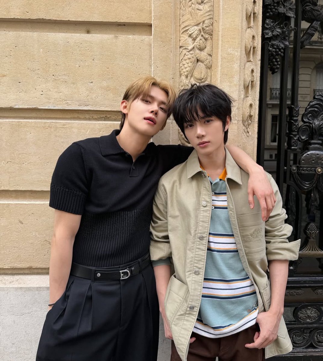 zqyeongyuno's tweet photo. Luna de miel en Paris 🙌 https://t.co/vxFu0EHBq7