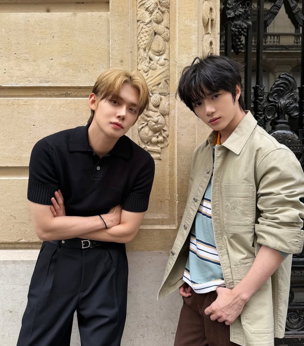zqyeongyuno's tweet photo. Luna de miel en Paris 🙌 https://t.co/vxFu0EHBq7