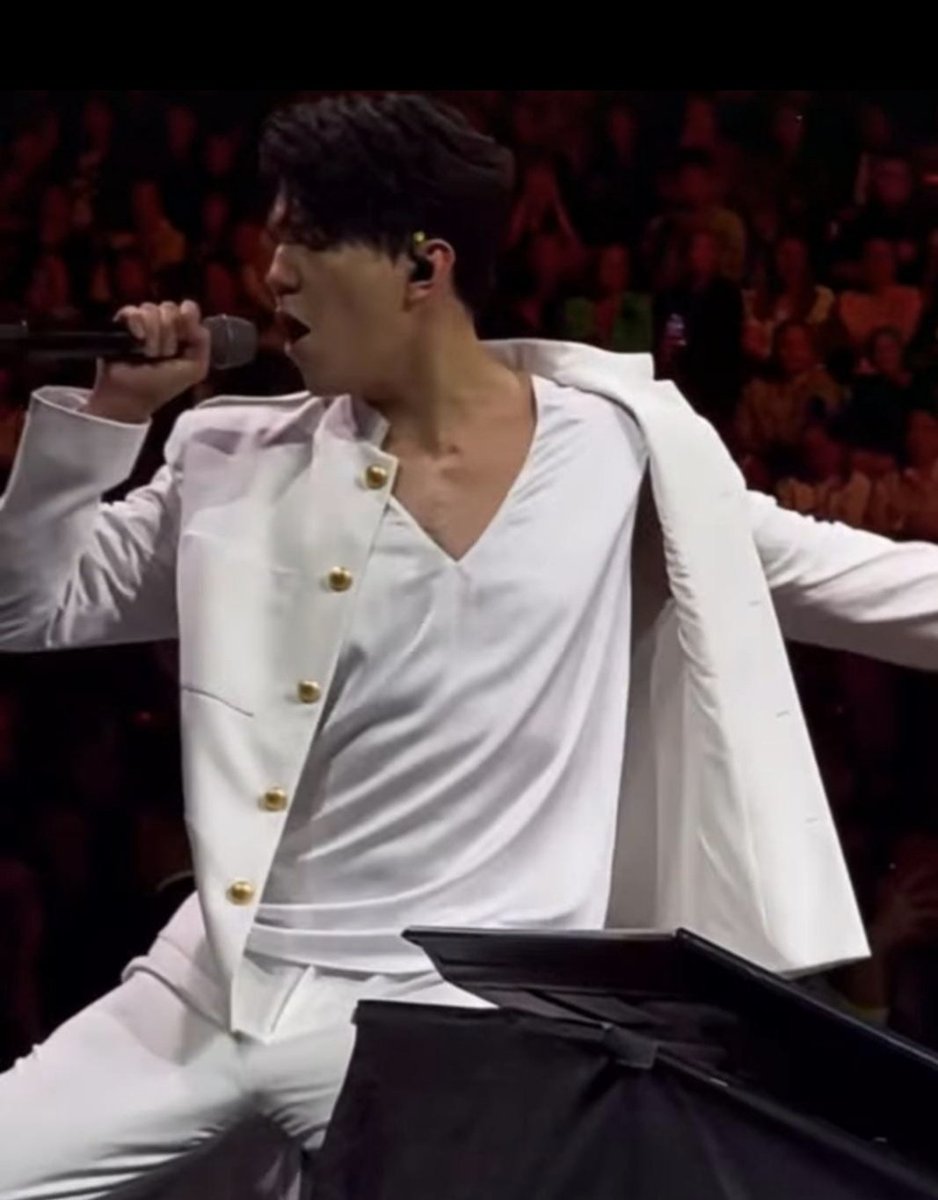 Di_Dear24's tweet photo. @MostRequestLive Hi!!!🤗
The weekend needs its perfect sound… and that's #WeekendbyDimash! 
Do you want to let everyone hear it?
Thank you 🤗
#MostRequestedLive
@OnAirRomeo
#DimashQudaibergen https://t.co/Aun4am5fGo