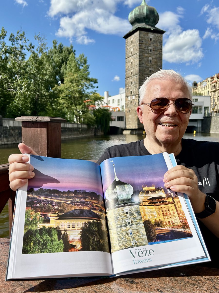 📷 Nejkrásnější pohledy na Prahu
📷 Moje nová kniha plná dechberoucích fotografií, skrytých vyhlídek i magických okamžiků.
Více než 130 snímků, které ukazují Prahu tak, jak ji (možná) ještě neznáte.
📷Věžičky, mosty, řeky, kouzlo světla – Praha z mého pohledu.
📷 Objednejte nyní