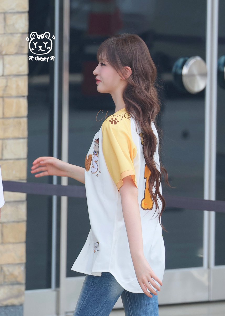 250629
🍫😺
#IVE #아이브 
#LIZ #리즈 #김지원 #リズ