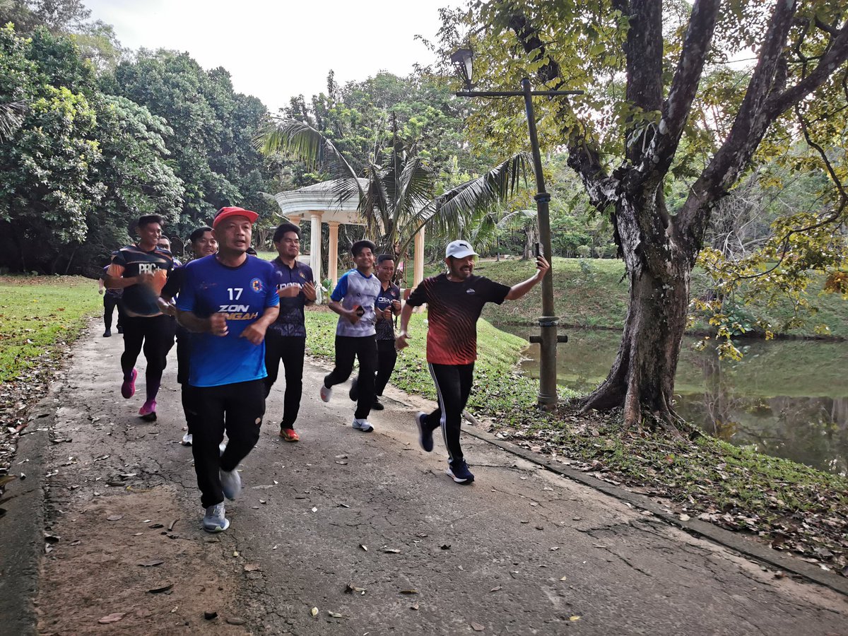 Dr_Uzir's tweet image. Alhamdulillah, pagi ini bersama warga Dosm WP Labuan dalam program Fit DOSM: Breakfast Run di Taman Botani.

#FitDOSM 
#StatsMalaysia 
#StatistikNadiKehidupan 
#StatistikSegalanyaPasti
#MyASEAN2025 
#ASEANMalaysia2025 
#KepengerusianASEANMalaysia2025
#BanciPertanian2024
#KPDOSM