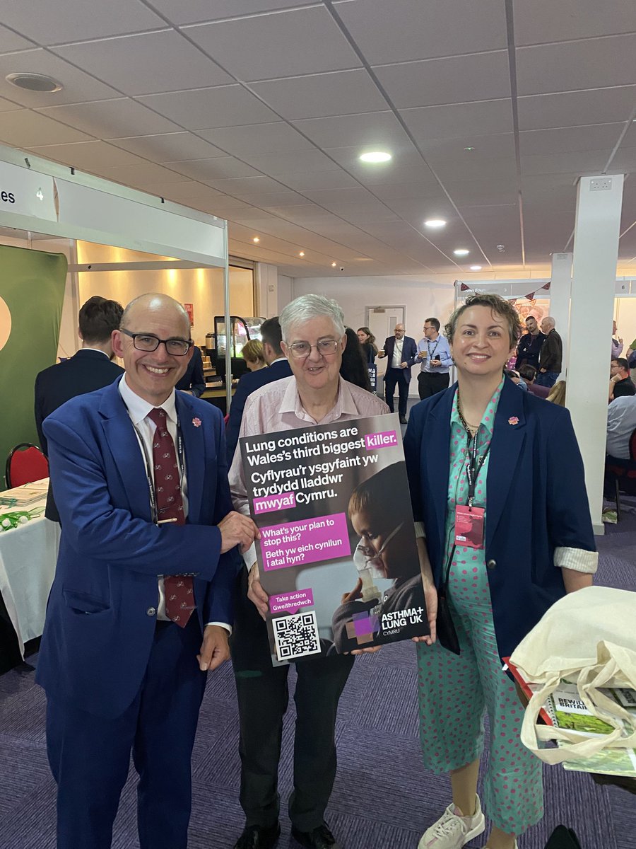 Asthma + Lung UK Cymru (@asthmalungcymru) on Twitter photo Thank you <a href="/MarkDrakeford/">Mark Drakeford 🏴</a> for meeting us at #WelshLab25 . Air pollution is the biggest environmental threat to public health cutting short around 2000 lives a year in Wales. Thank you for delivering the Environment Act 2024 which will help reduce air pollution in Wales Thank you <a href="/MarkDrakeford/">Mark Drakeford 🏴</a> for meeting us at #WelshLab25 . Air pollution is the biggest environmental threat to public health cutting short around 2000 lives a year in Wales. Thank you for delivering the Environment Act 2024 which will help reduce air pollution in Wales