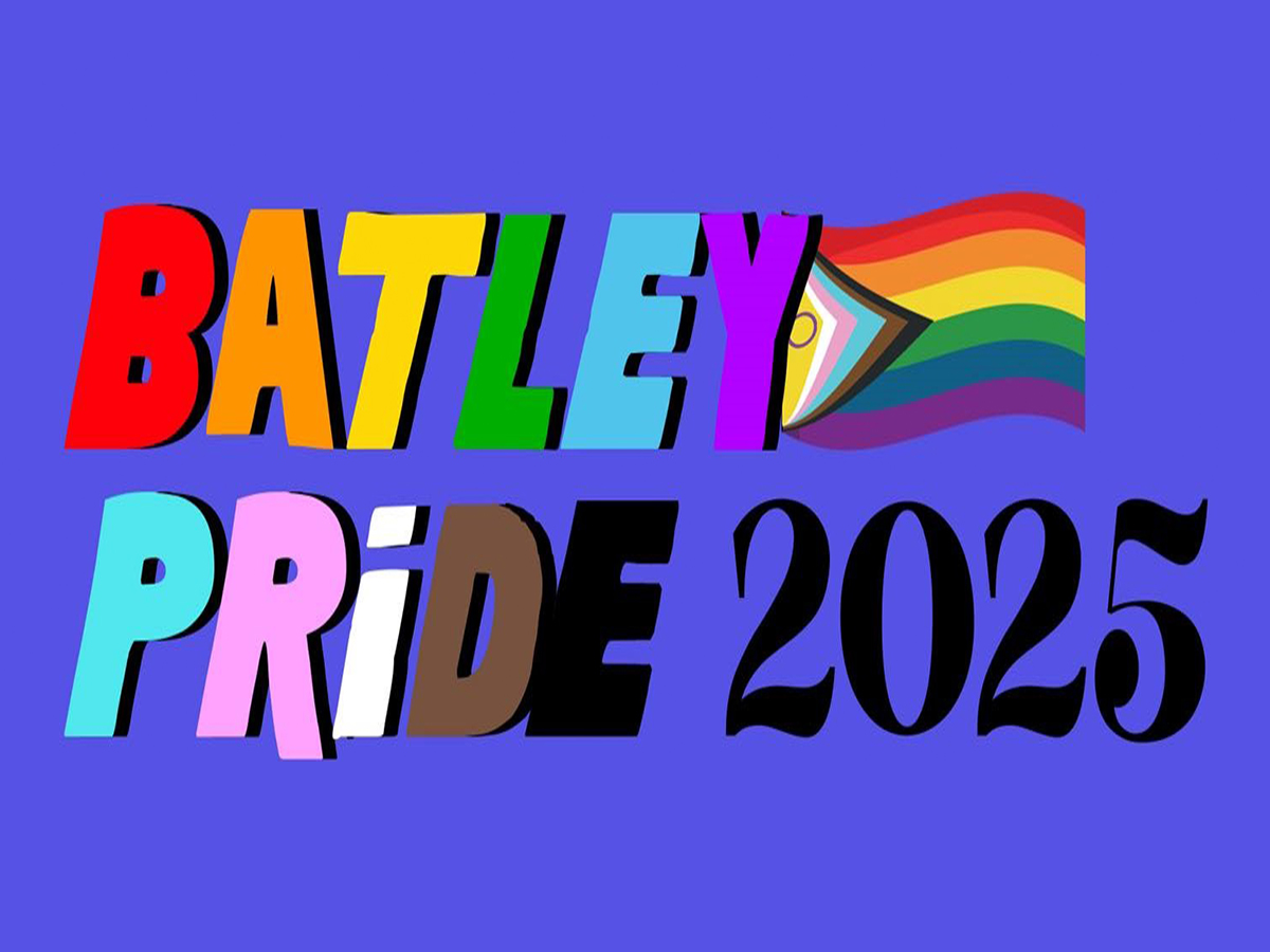 WovenInKirklees's tweet image. Today, 29 June, from 11am - 5pm, the WOVEN team will be at Batley Pride in the Park - a completely free pride event in Wilton Park with entertainment, activities and stalls for all ages.
Come say hello, get involved with all the activities and make a badge with PRIDE!