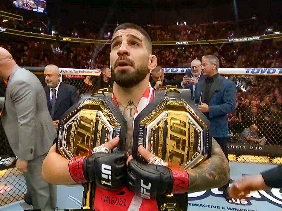 #Buenosdías 💪💪💪 ¡Doble Campeón! 🏆 «El Matador» @TopuriaIlia Impresionante combate.
🥊 Enhorabuena por el título del peso ligero de la #UFC317, su segundo cinturón de la UFC.
<a href="/ufc/">UFC</a> #EjércitoconelDeporte 🇪🇸