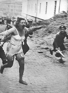 Warning: this is a  distressing photo.

#OTD in 1941, Germany occupies Lviv, Poland. In a pogrom that occurs between June 29 and July 3, some 4,000 Jews are killed.