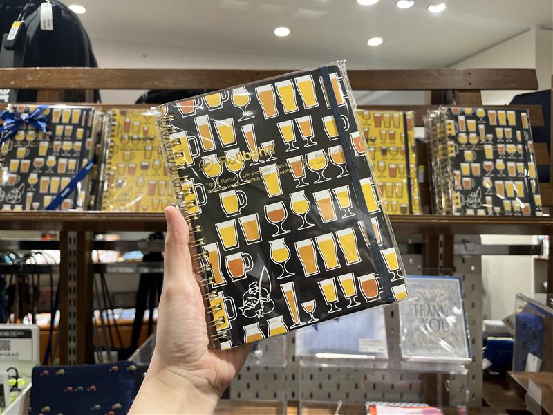 smith_ebisu's tweet photo. 【在庫切れのお知らせ】
ただいま恵比寿限定ロルバーンのブラックは、欠品中となっております。
次回の入荷は7/2(水)を予定しております。入荷まで今しばらくお待ちくださいませ。
※イエローは在庫がございます。
#ロルバーン https://t.co/BsO8n24GJB