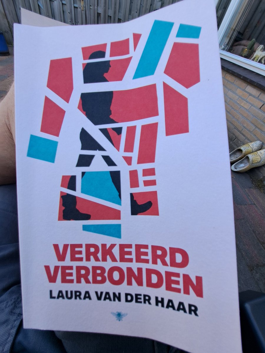 Mama, ik heb zin in iets.
Waar heb je zin in?
Dat weet ik niet, mama, maar ik wil het zo graag.
Uit : Verkeerd Verbonden van Laura van der Haar