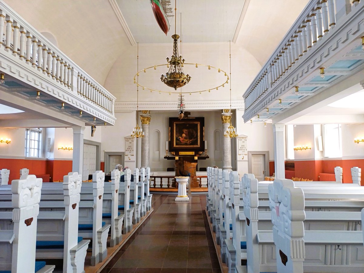 pac1610's tweet photo. A few more shots of the very beautiful #SkagenChurch! @ThePhotoHour #SundayYellow #Denmark #beautifulchurches💛⛪️💙⛪️💛 https://t.co/RbslJf4yfP