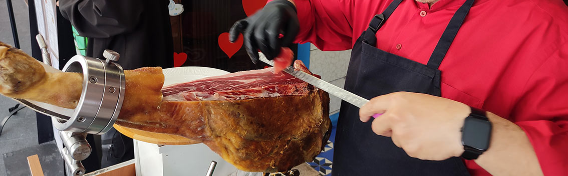 Queso de Burgos, torrezno de Soria, vinos de Calatayud, jamón de Teruel,  aceites de Castellón, chufa de Valencia, turrón de Alicante y otros productos de Kilómetro Cero para disfrutar en el #CaminodelCid
caminodelcid.org/el-consorcio-i… #experiencias #nextgenerationue #planderecuperacion