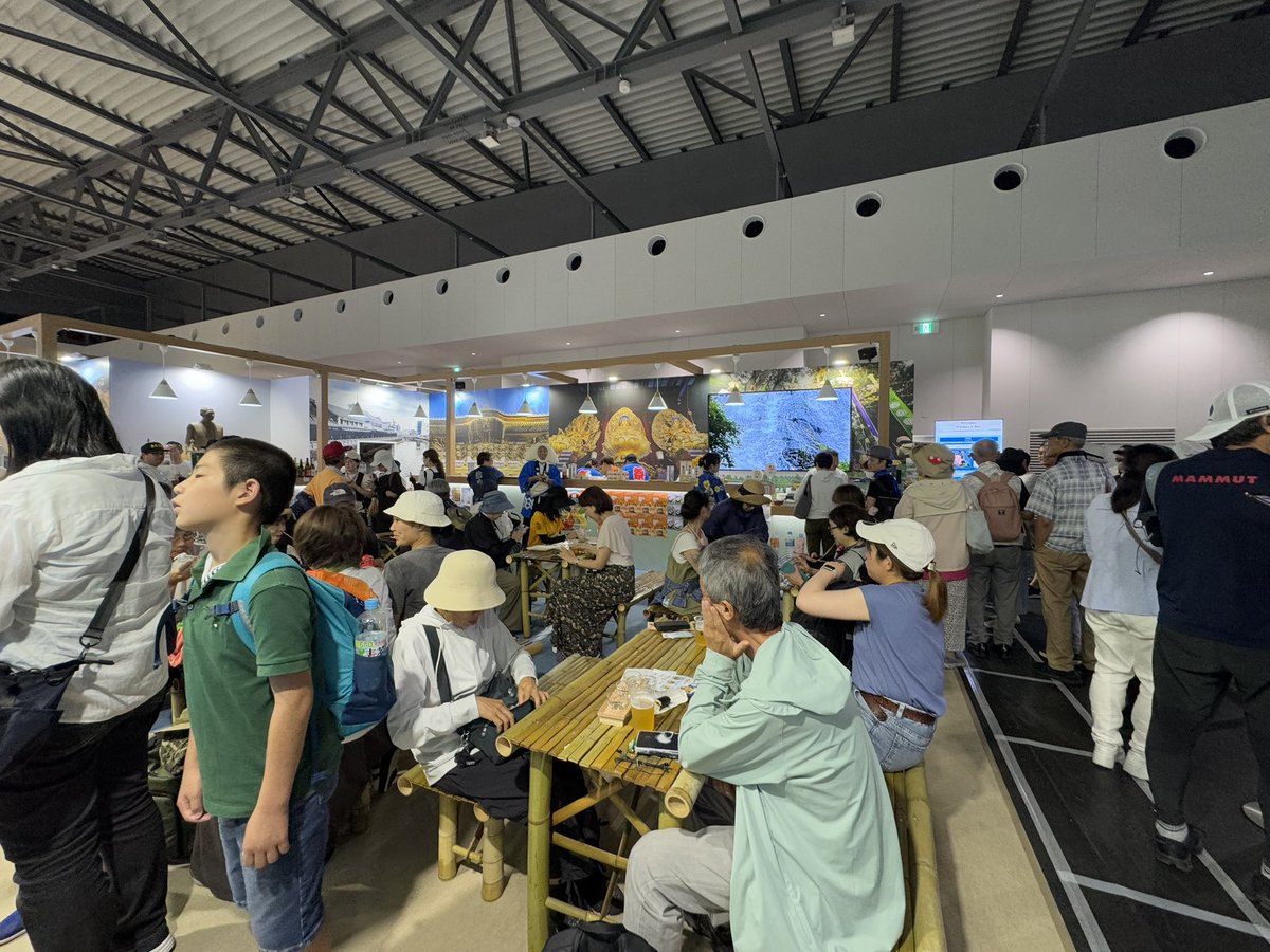 任務完了！
クマの毛皮、爪、サンショウウオの燻製など持ち込みました！身体検査には引っかからなかったよ

川俣の皆さんが喜んでくれて
出れて良かったです！！
 #大阪関西万博2025  #栃木県  #日光  #日光市川俣  #プレゼン  #狩猟  #マタギ文化