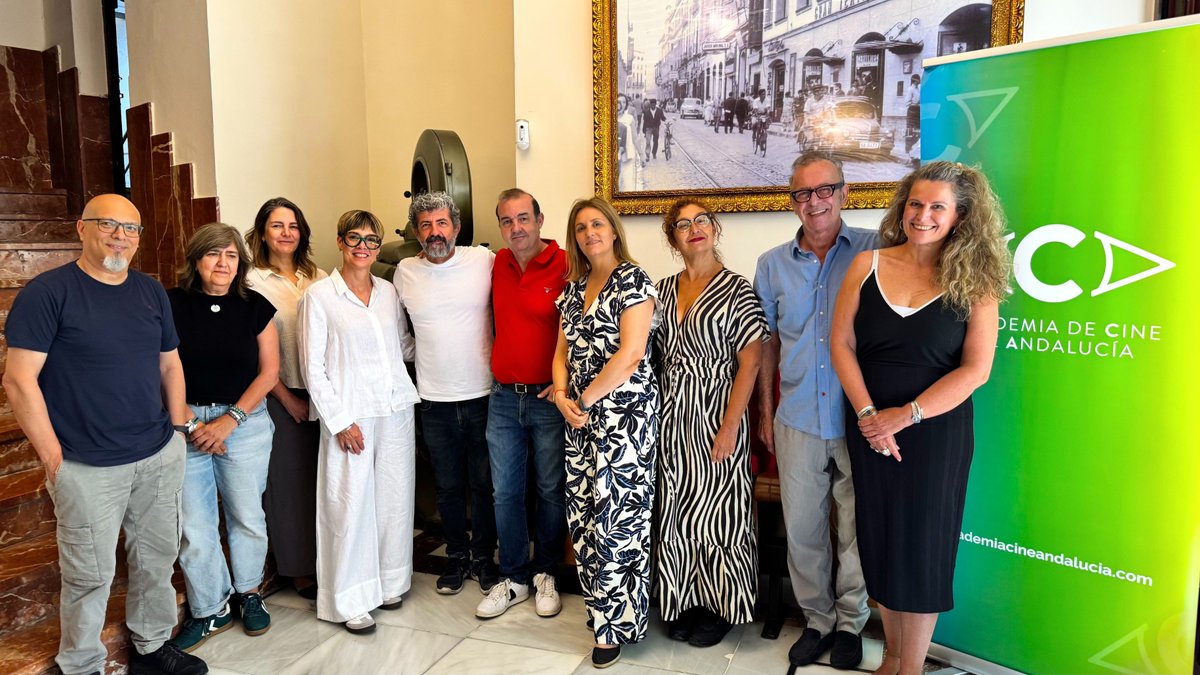 Cine con Ñ (@cinecon_n) on Twitter photo La <a href="/acacineandaluz/">Academia de Cine de Andalucía I Premios Carmen</a> renueva el mandato de su Junta Directiva.
La productora Marta Velasco continuará como presidenta, con la actriz Belén Cuesta y el gestor cultural y director del Festival de Almería Enrique Iznaola, como vicepresidentes. La <a href="/acacineandaluz/">Academia de Cine de Andalucía I Premios Carmen</a> renueva el mandato de su Junta Directiva.
La productora Marta Velasco continuará como presidenta, con la actriz Belén Cuesta y el gestor cultural y director del Festival de Almería Enrique Iznaola, como vicepresidentes.