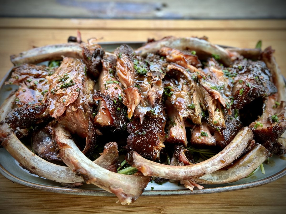 CookingSoulsa's tweet photo. 🍖🔥🤤😋

The only thing better than seeing these ribs is eating them!
That smoky, saucy, tender rib vibe.

#cooking #CookingSoulPodcast #foodie #sunday #goodfood https://t.co/GGo2MErYal