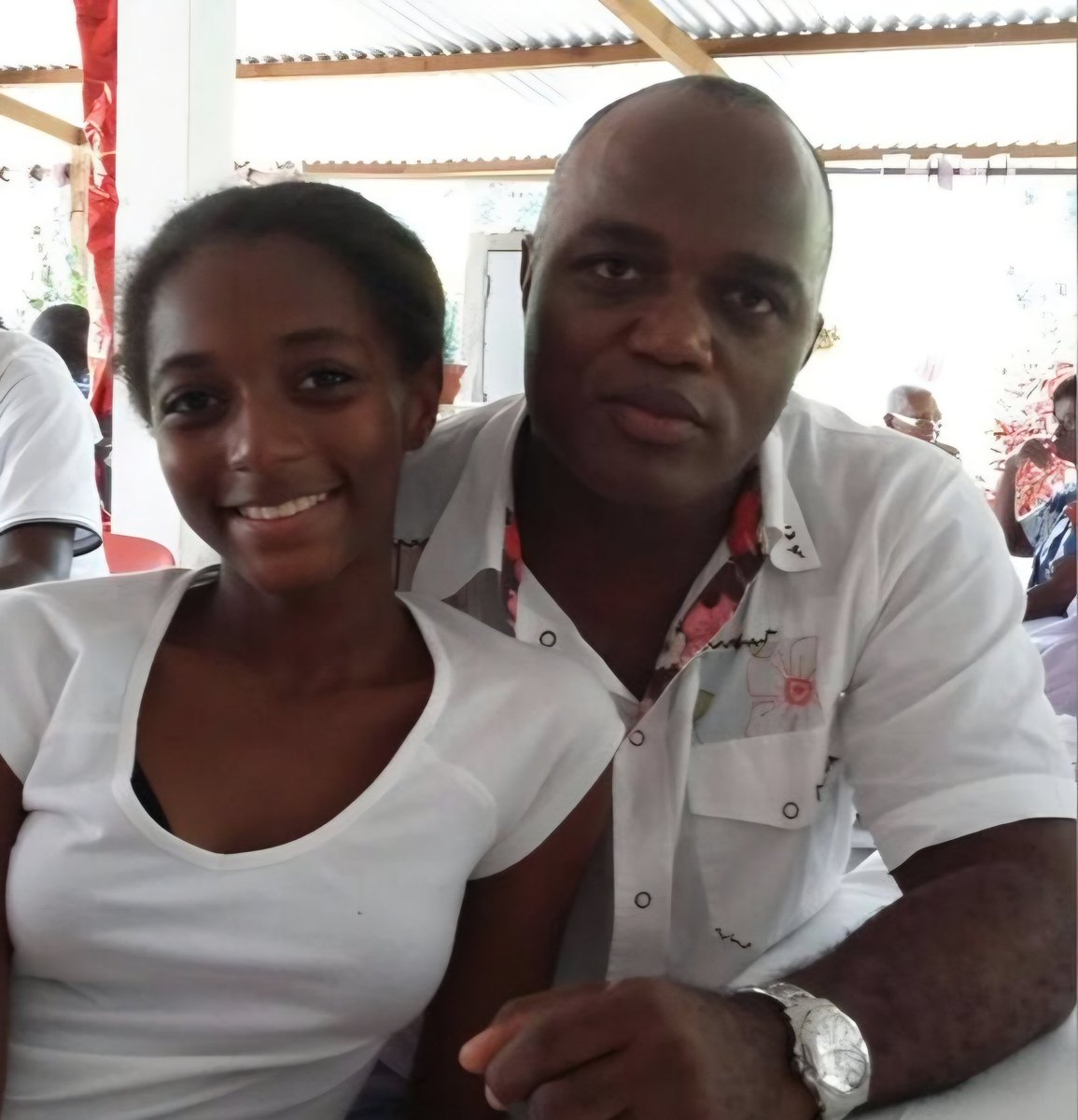 Le 29 juin 2023 cela faisait 48h que la France était ébranlée par les manifestations suite au décès de Nahel à Nanterre. 
À Cayenne (Guyane), Carl Tarade 54 ans, père de deux enfants, employé à la Collectivité territoriale de Guyane, est touché par une balle alors qu’il se