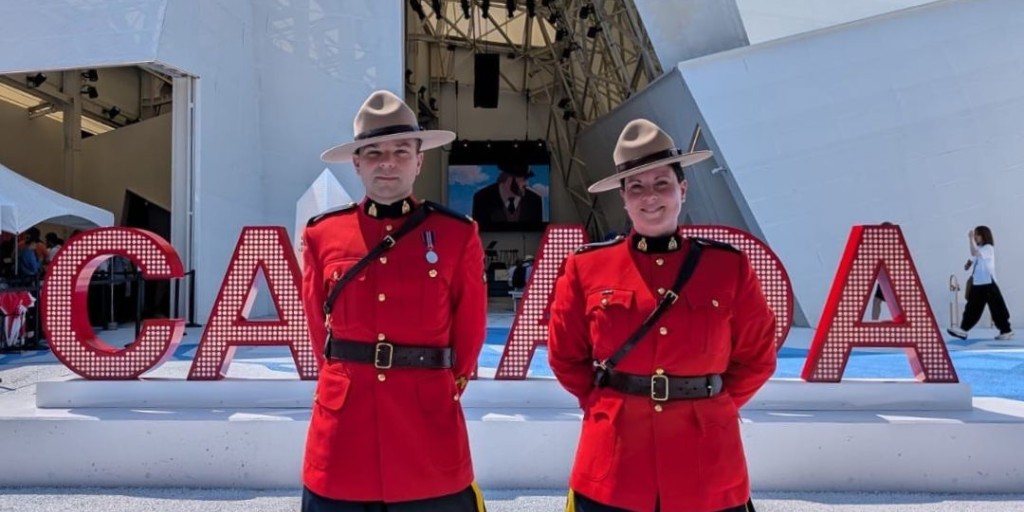 It’s a picture-perfect day to come meet the Royal Canadian Mounted Police (RCMP) who will be here until July 1st in their red serge at the #CanadaPavilion! Canada’s best wearing their best red and white! 
June 29 to July 1
  ➡️ 10:00 - 16:30
 
Don't miss it! 
#Expo2025Osaka