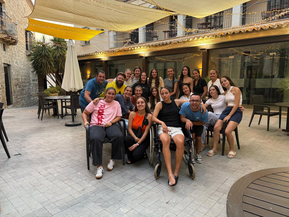 📌 SENIOR FEMENINO

⚽⛱️ FUTBOL PLAYA 

JORNADA 8 | CD Guadalcacin 2-4 Barriada la Playa

Pese a comenzar ganando las nuestras no pudieron aguantar en la recta final.

Lo mejor de todo, los buenos momentos fuera del campo 💙🤍
