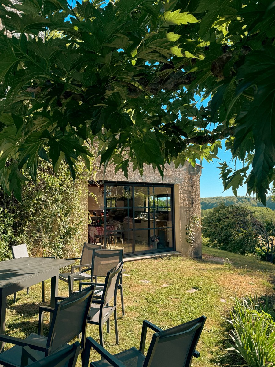 Powlisher tweet media