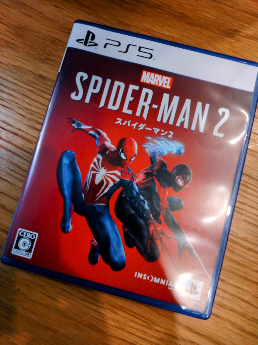 smile_girasole's tweet image. PS4が壊れてしまったからこのタイミングでPS5を買ったぁぁ✨見た目カッコイイ！！
初めにプレイするソフトはもちろんスパイダーマン２！😆
#PS5 #スパイダーマン #マーベル