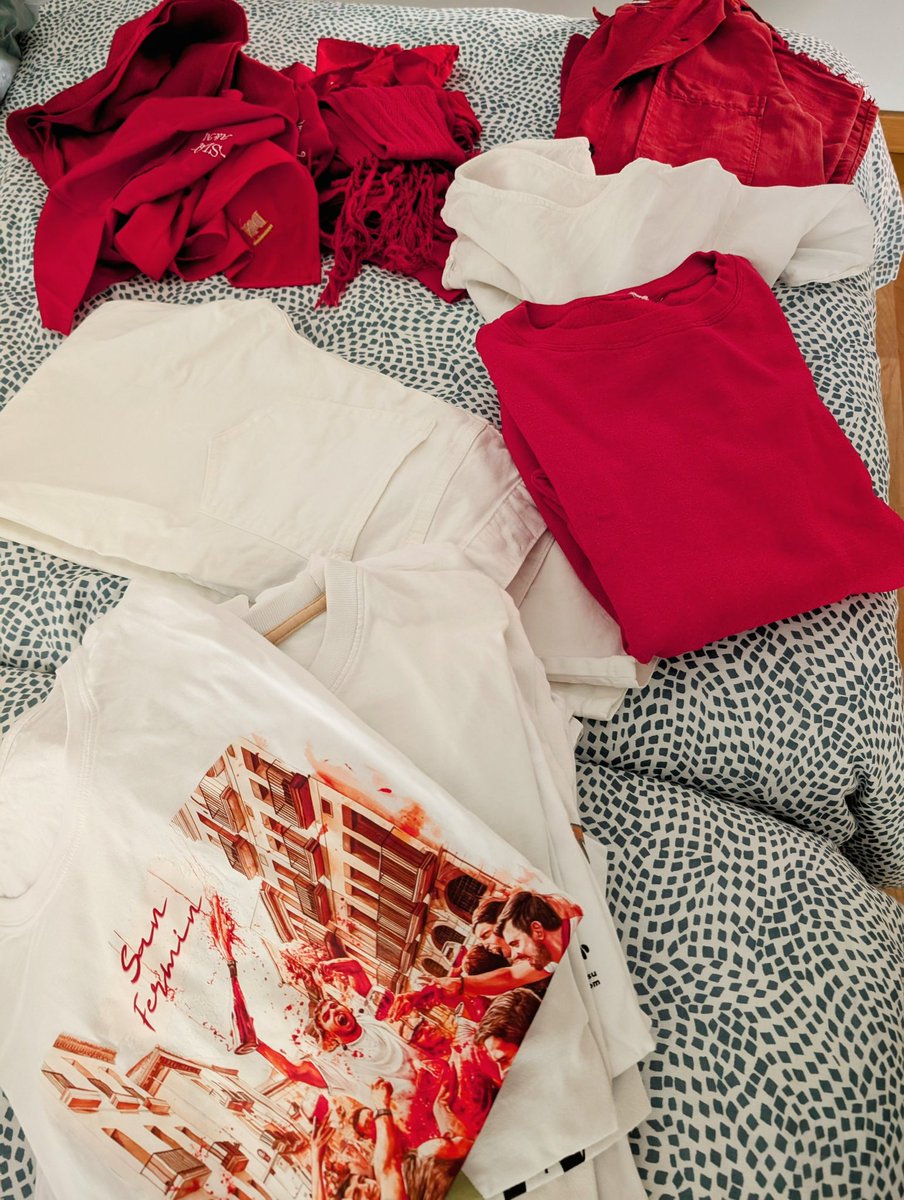 Ha llegado ESE momento de probarse la ropa de San Fermín 🔻