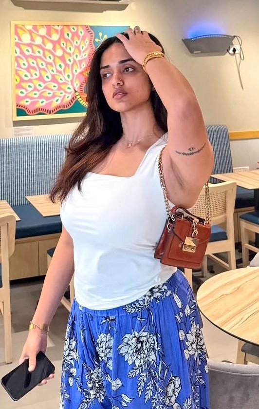 GumNOccaoAMJIe1?format=jpg&name=900x900