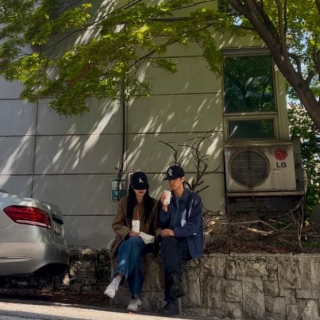 bapmeokjae_hsw's tweet photo. Woojiwon jijeyeon date 💗 looks like they got caught by dispatch 🙈 #HeartPairing https://t.co/ITIeyDTu9S