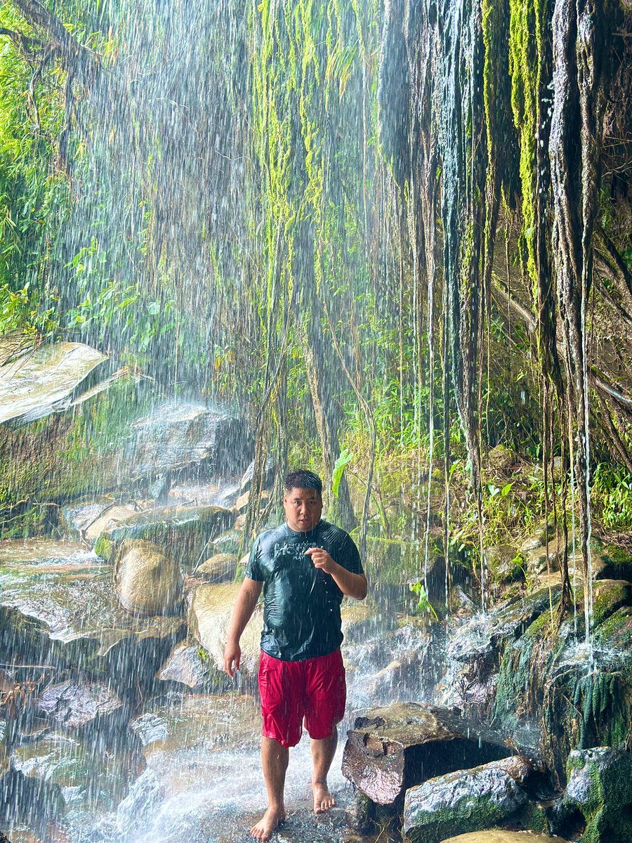 KooBOTH's tweet photo. ถ่ายรูปให้ไหมครับ #Waterfall https://t.co/rx2irpDtDN