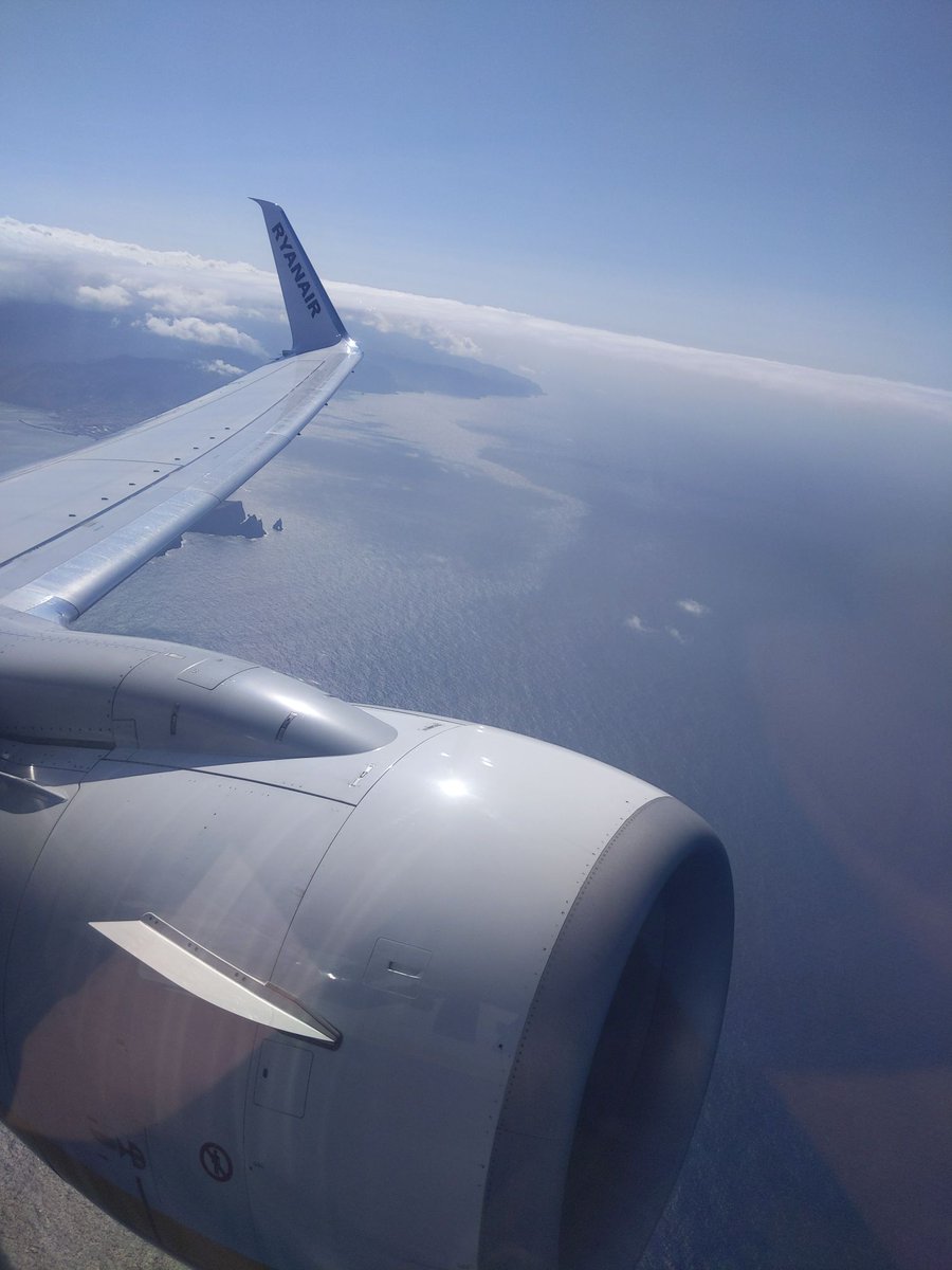 Gliding through the sky from Madeira to Shannon ✈️

Thank you to Ian Gallagher for sharing this week's #PassengerPOV 📸 

Share your favourite Shannon Airport #aviation photos with us by commenting below, or by sending us a message! We could feature your photo next week! ✈️