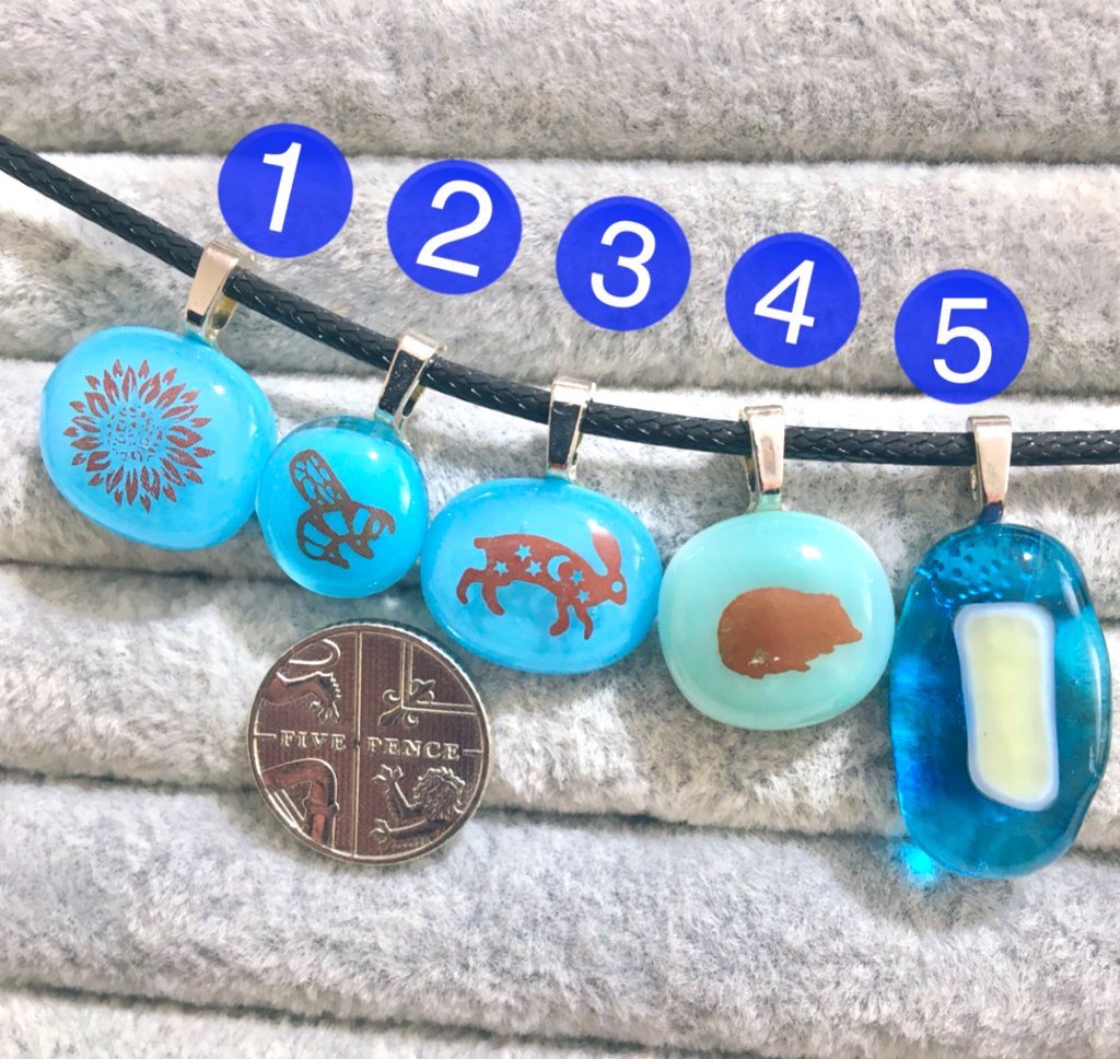 icedrainbow's tweet image. Multiple choice pendants - Numbers 7 8 & 9 have all been snapped up. icedrainbow.co.uk #ukgiftam #ukgifthour