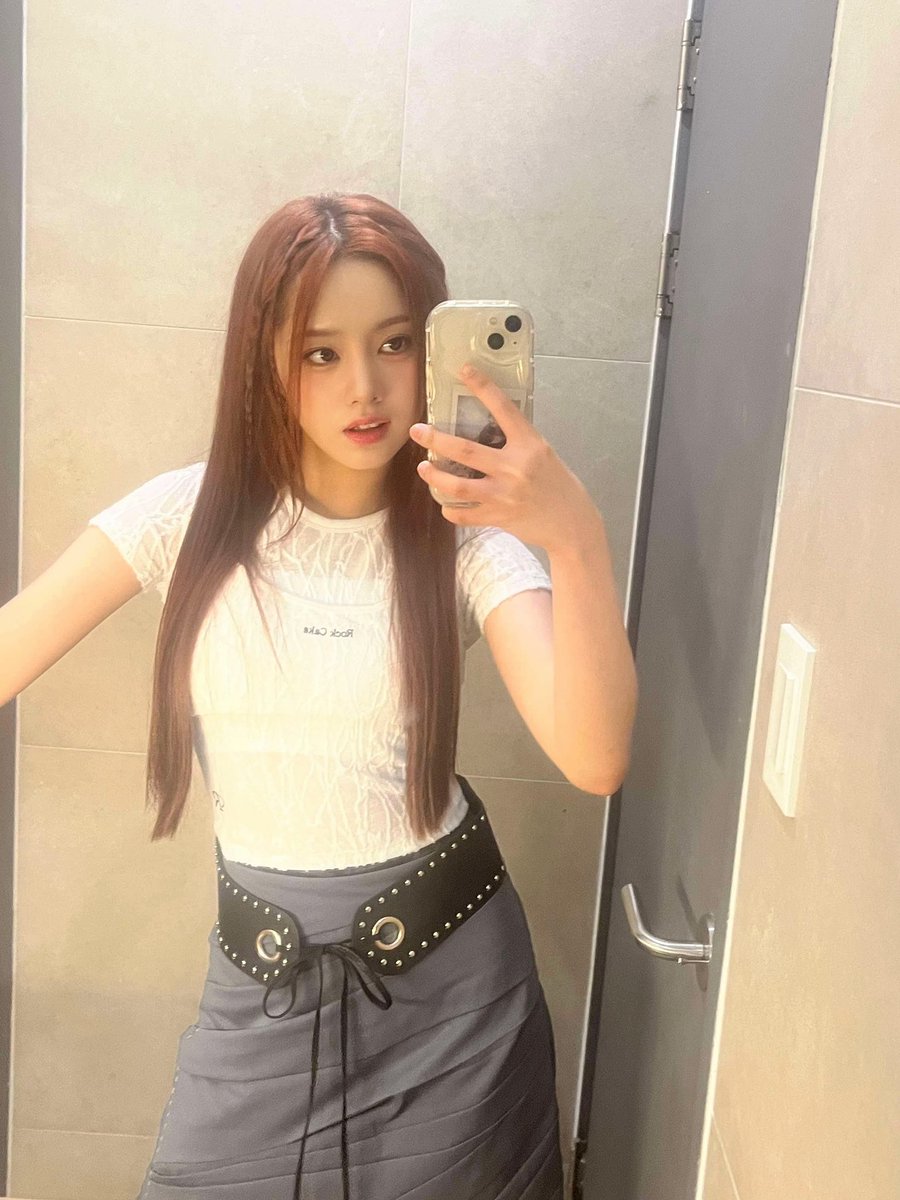 UNIS_offcl's tweet photo. 오늘 dreamy mood !!✨

#UNIS #유니스 
#ELISIA #엘리시아 https://t.co/7hSAtHshgr