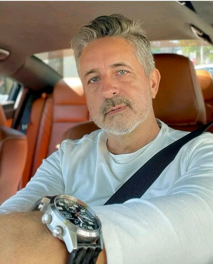 Confidence is quite 👌, style speaks loud 🚘😎