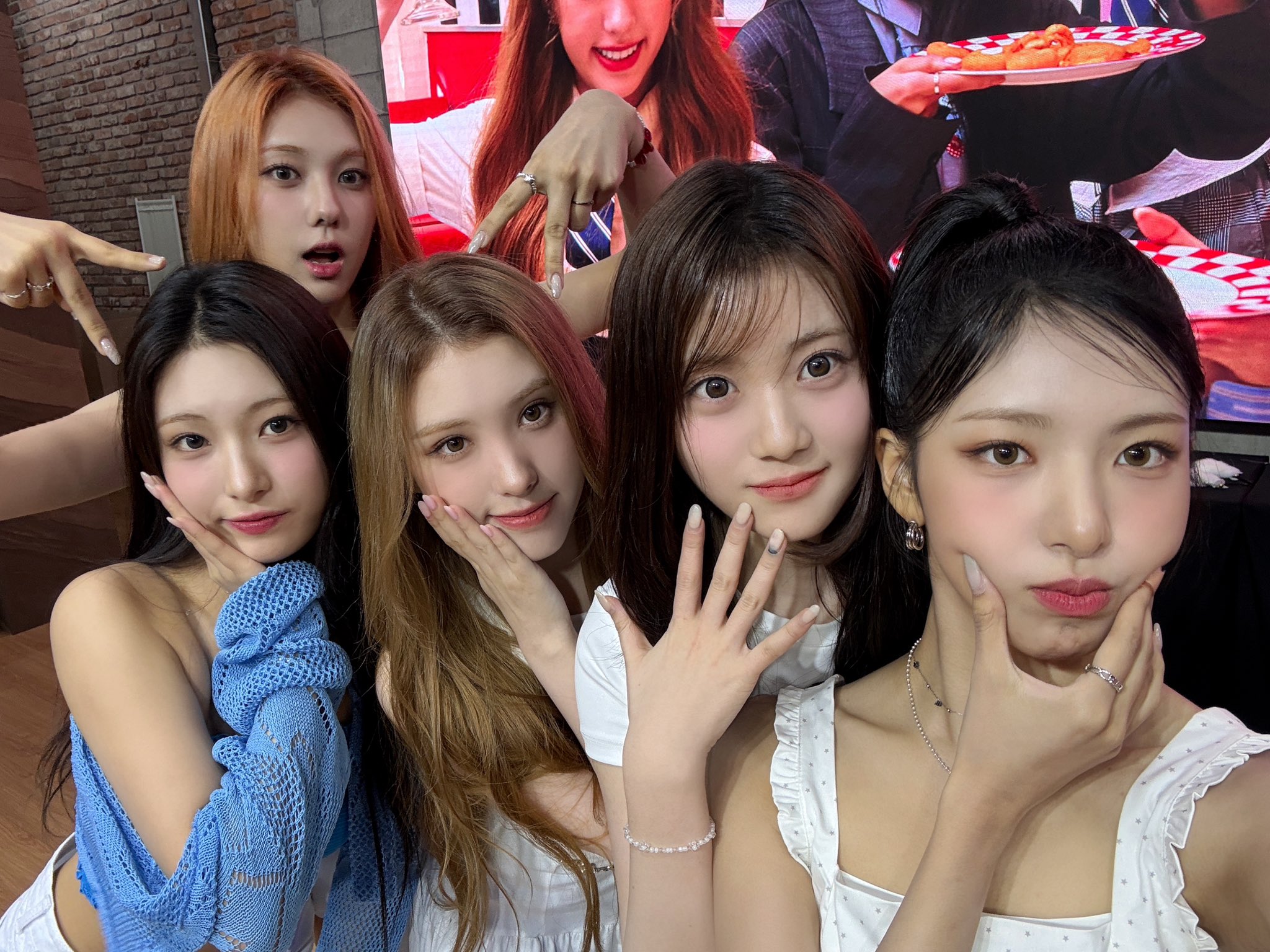 GumVCJQWwAAywsv?format=jpg&name=large