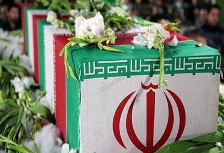 khaaraqa's tweet image. مرگ که سراغ همه میاد
ولی این پرچم سه رنگ و خوش رنگ، این بیرق الله نشان دور تابوت مون نباشه باختیم...