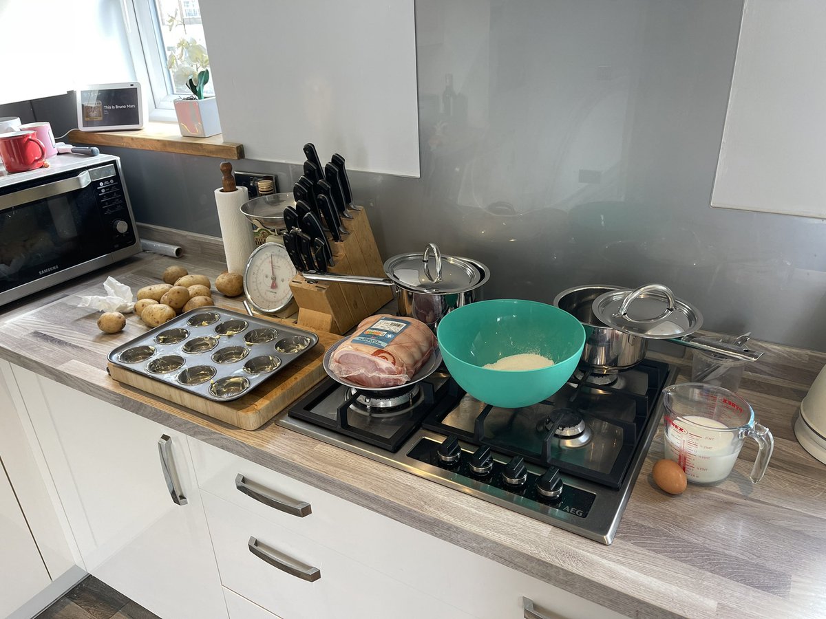 Dunkirk_1940's tweet photo. Rarely do we have a Sunday roast in our home these days so it’s always nice when friends decide to visit and let me brush up on my culinary skills.
#SingleParentLife #SundayDinner https://t.co/ZhI9jHX4NY