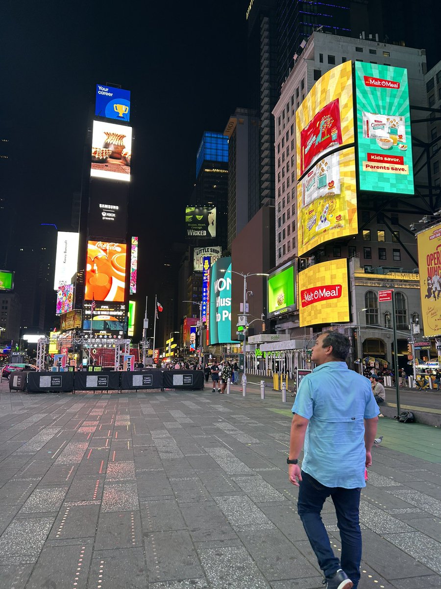 🚀 ¿Buscas oportunidades de negocio?
🌆 Nueva York es el epicentro global del emprendimiento.
Desde tech hasta moda, aquí las ideas se convierten en imperios. <a href="/FtsComercioDire/">Forthright Trade Solutions</a> 

💼 ¿Estás listo para dar el salto?
#NYC #Negocios #Emprendimiento #Startups #Inversión