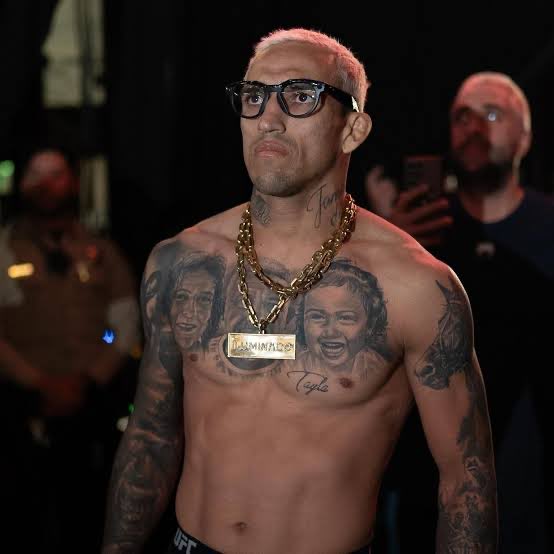 KirmiziKoseMMA's tweet image. Charles Oliveira: ‘’İstediğimiz gibi olmadı ama ben iyiyim, sadece herkese teşekkür etmek istiyorum. Sevgi ve muhteşem enerjiniz için teşekkür ederim. Tanrı hepinizi korusun.’’