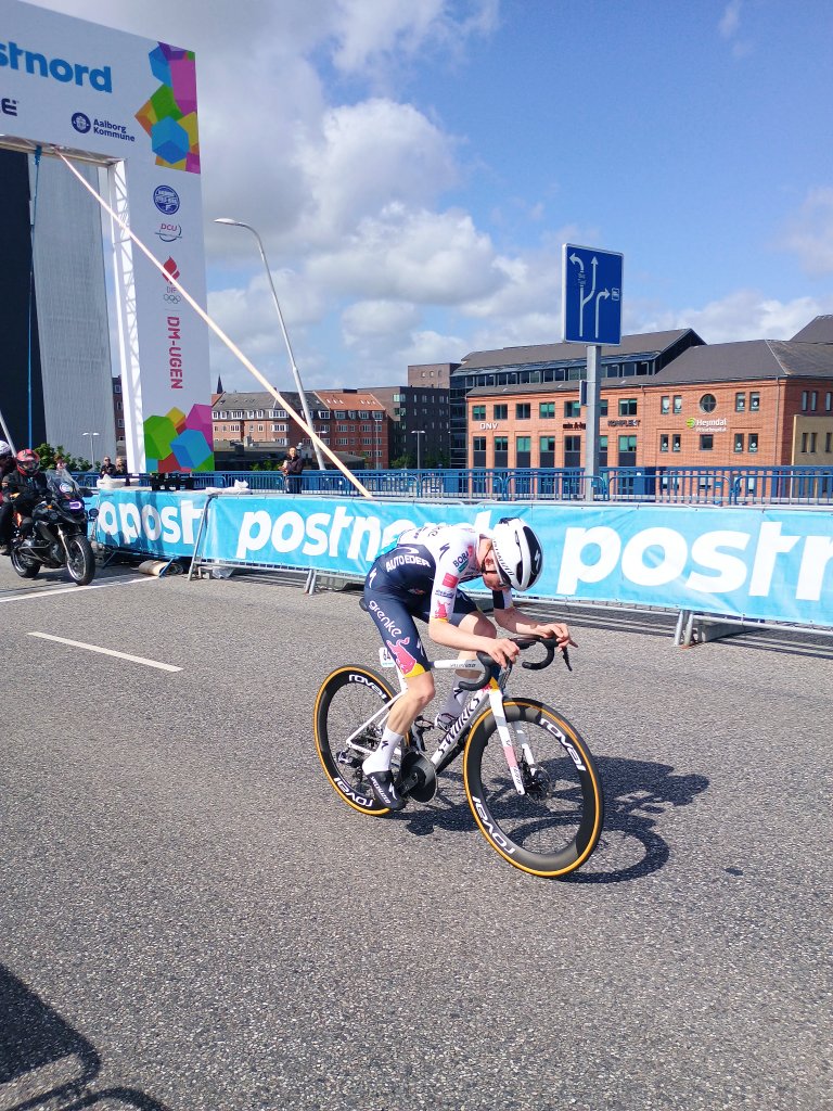 lukascph's tweet photo. Noah Lindholm Andersen (Grenke-Auto Eder) with one lap to go. He's going strong, the chase group is 38" behind. #DMugen #AaLborgK https://t.co/MmnZagKXFI