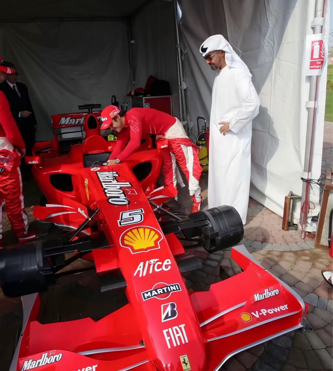 saifcaio's tweet photo. على طاري F1 https://t.co/uoNleqjF0I