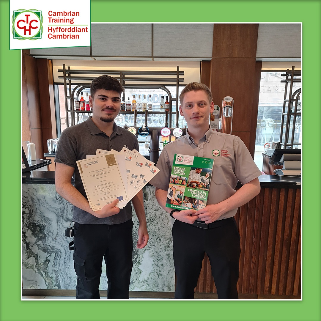 CTCwbl's tweet image. Taflu 🔦 goleuni ar dalent lletygarwch gwych!🥳Rydym yn dathlu cyflawniadau gwych Jordanna Russell, Humawon Hussain, a Ryan Stranger. #lletygarwch # prentisiaid #prentisiaethau #gyrfa #Caerdydd #sgiliau