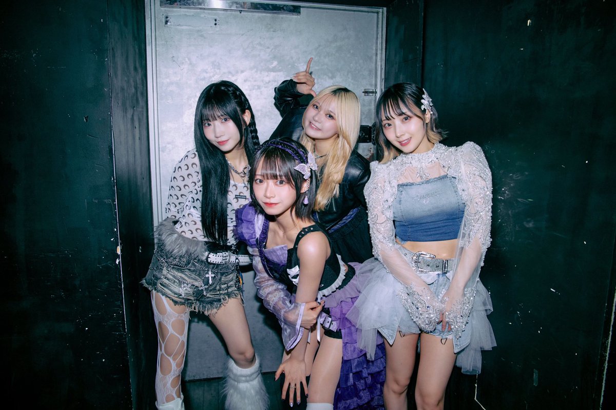 ☆:::::::::::::::☆:::::::::::::::☆:::::::::::::::☆:::::::::::
「 HOME PARADE 」
6/28(土) @ WOMBLIVE

シャッフルユニットの写真をお届け💫

百城凛音 / 自見彩 / Manaka / Hina
「Answer」

折原伊桜 / 芹沢まこ / SHINA
「宵々夜」

雨夜憧 / eve / 三上莉緑 / hono
「渡羽」

長谷川嘉那 /